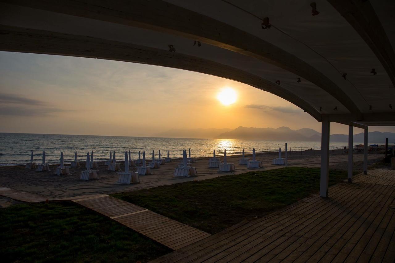 Sunrise Accessible Resort Battipaglia Extérieur photo