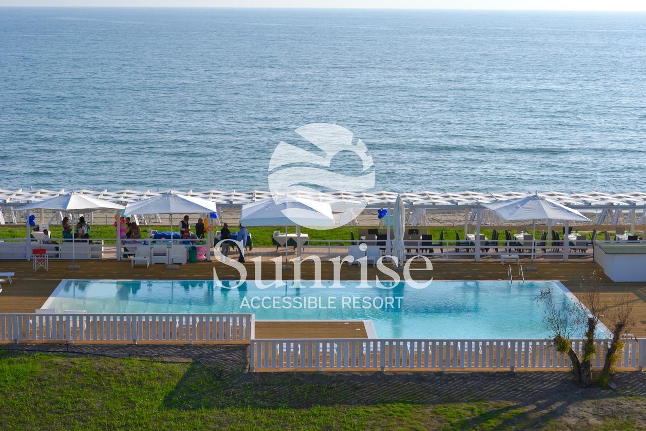 Sunrise Accessible Resort Battipaglia Extérieur photo