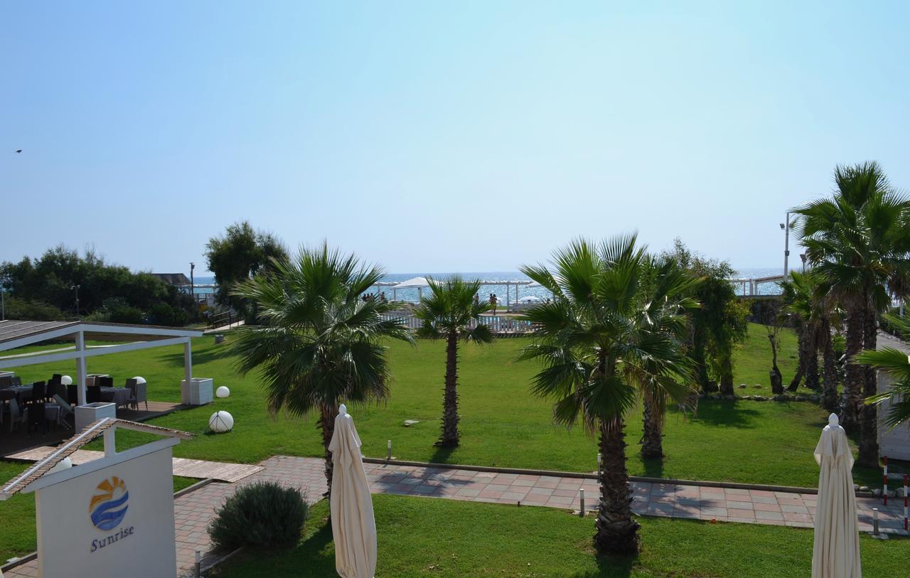 Sunrise Accessible Resort Battipaglia Extérieur photo